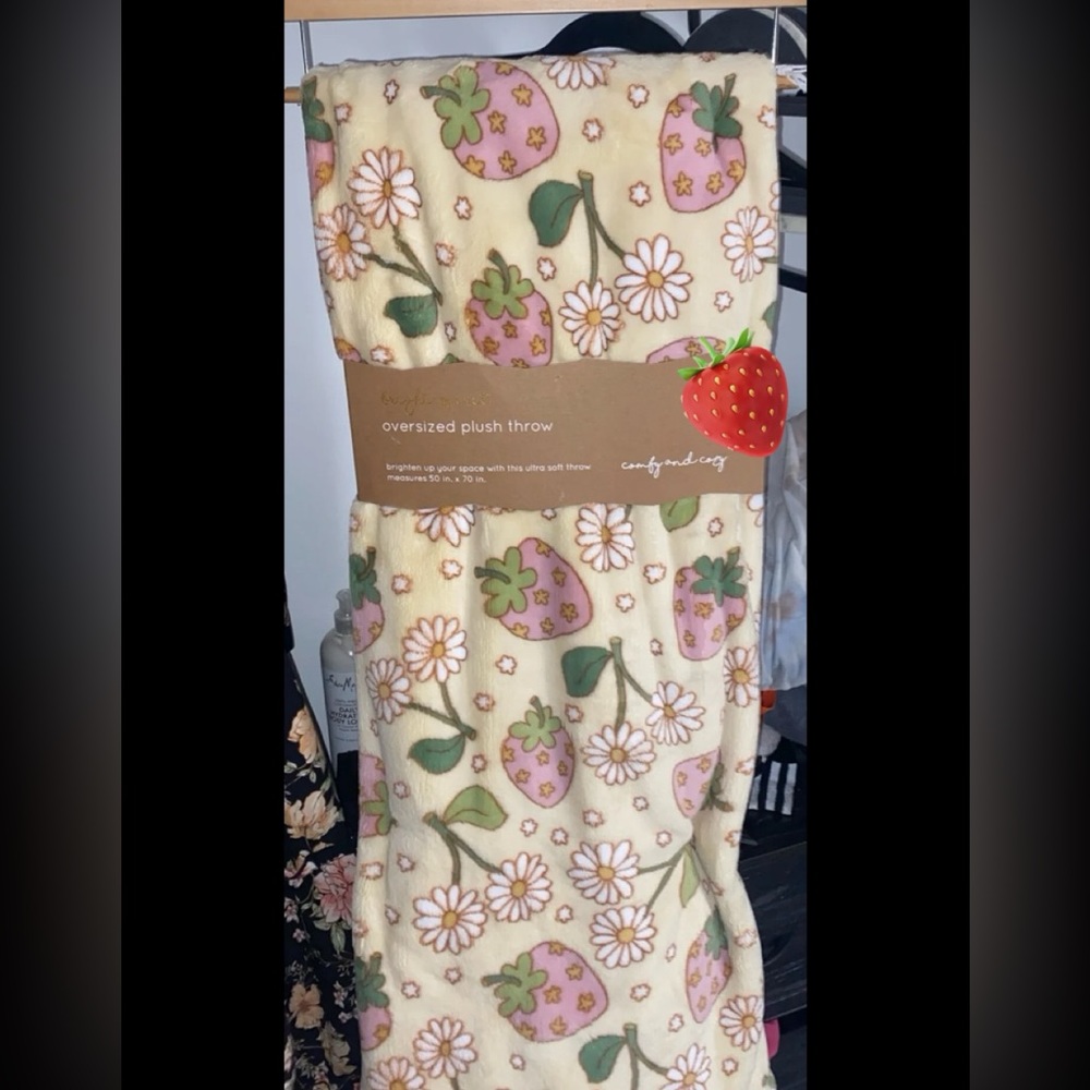 Strawberry blanket